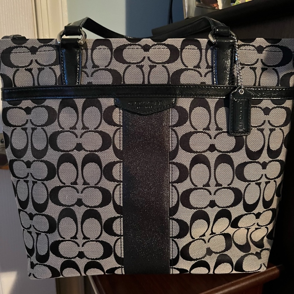 NWT Authentic Coach Shoulder Bag